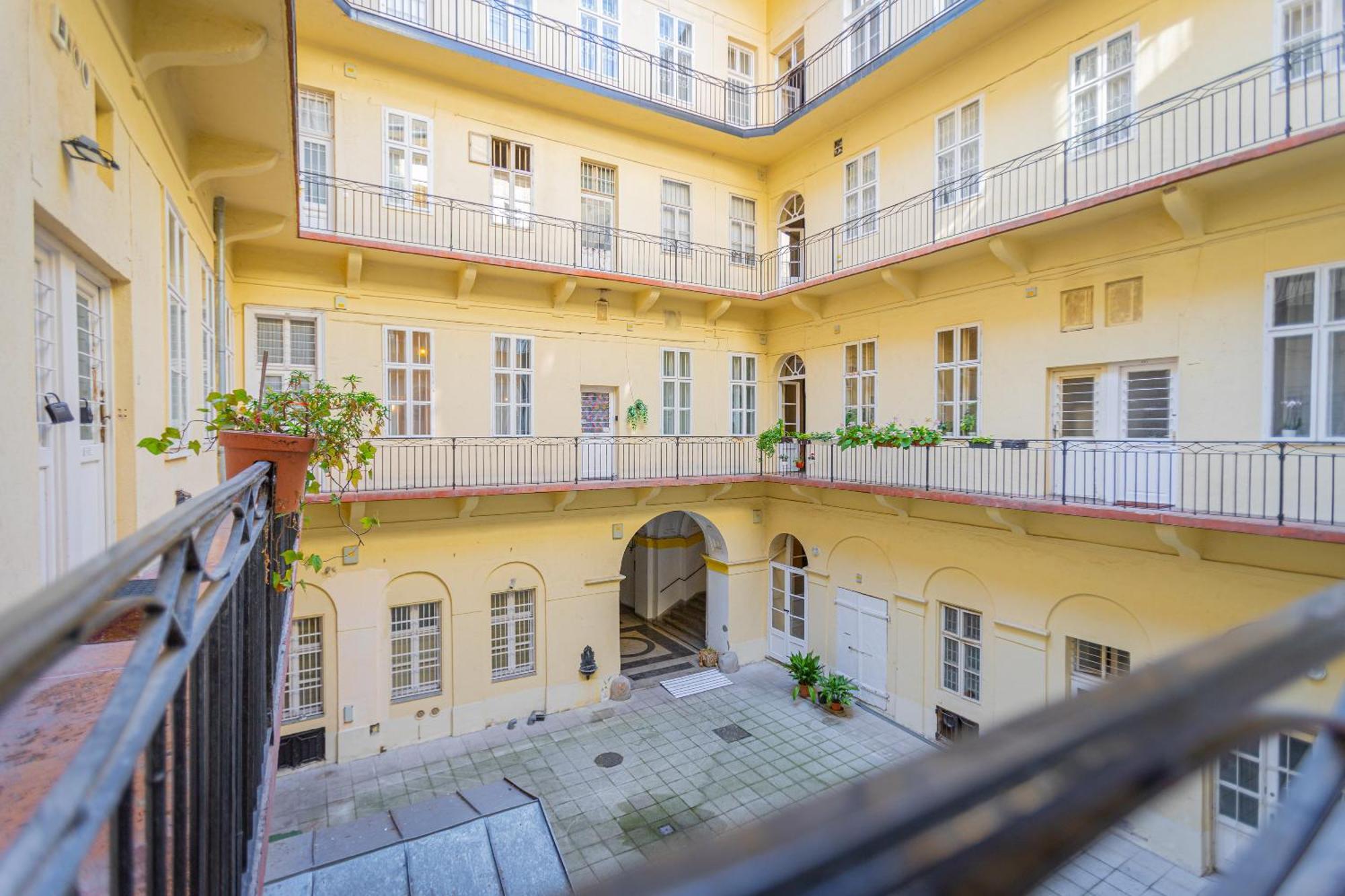 Dorotea - Cosy Home In The Heart Of Budapest Eksteriør bilde